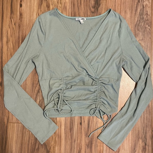 Fashion Nova Ruched And Stunning Ribbed Top Size XL - Picture 1 of 3